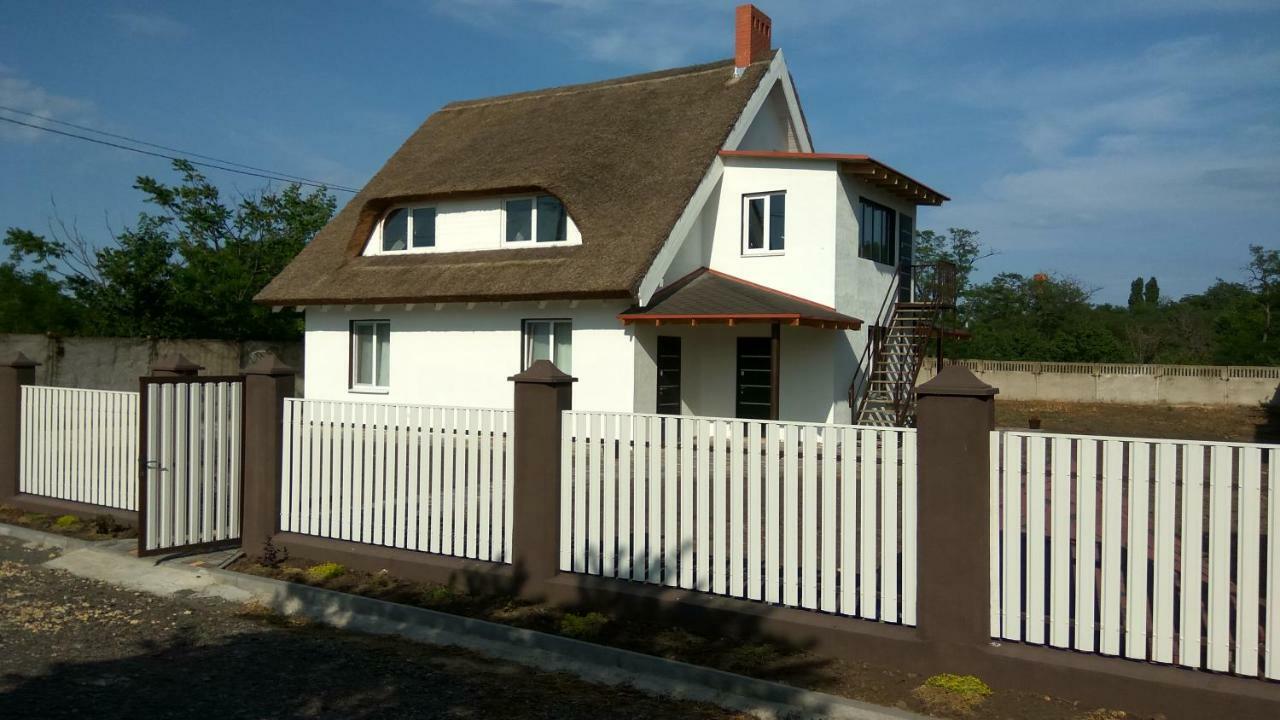 Eco House Hotell Tsjornomorsk Eksteriør bilde